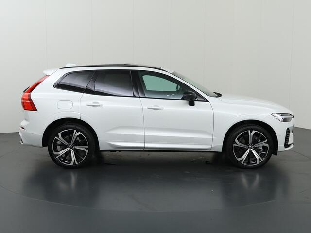 Volvo XC60 2.0 T8 Plug-in hybrid AWD Plus Dark | Panoramadak | HUD | Ele.verstelbare stoelen + Geheugen | Stoelverwarming voor + achter | Navigatie | Apple CarPlay/Android Auto | Harman/Kardon Audio | DAB | Adaptieve Cruise Control | HUD | Ele.kofferdeksel |