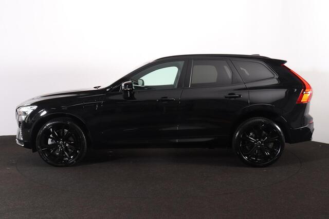 Volvo XC60 T6 Recharge AWD Plus Black Edition - Panorama/schuifdak - IntelliSafe Assist & Surround - 360º Camera - Harman/Kardon audio - Adaptieve LED koplampen - Verwarmde voorstoelen, stuur & achterbank - Parkeersensoren voor & achter - Elektr. bedienb. voorstoele