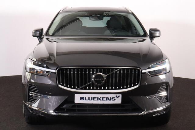 Volvo XC60 T6 Recharge AWD Core Bright - Panorama/schuifdak - IntelliSafe Assist & Surround - Parkeercamera achter - Verwarmde voorstoelen, stuur & achterbank - Parkeersensoren voor & achter - Draadloze tel. lader - Extra getint glas - Inklapbare trekhaak - 18' LMV