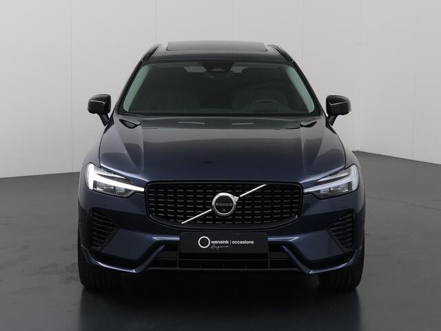 Volvo XC60 2.0 T8 Plug-in hybrid AWD Plus Dark | Panoramadak | Ele.verstelbare stoelen + Geheugen | Harman/Kardon | Comfortstoelen | Stoelverwarming voor + achter | Apple CarPlay/Android Auto | 360 Camera |