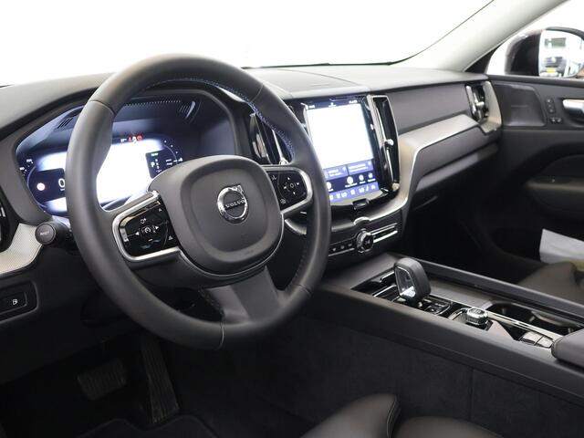 Volvo XC60 2.0 T8 Plug-in hybrid AWD Plus Dark | Panoramadak | Ele.verstelbare stoelen + Geheugen | Harman/Kardon | Comfortstoelen | Stoelverwarming voor + achter | Apple CarPlay/Android Auto | 360 Camera |