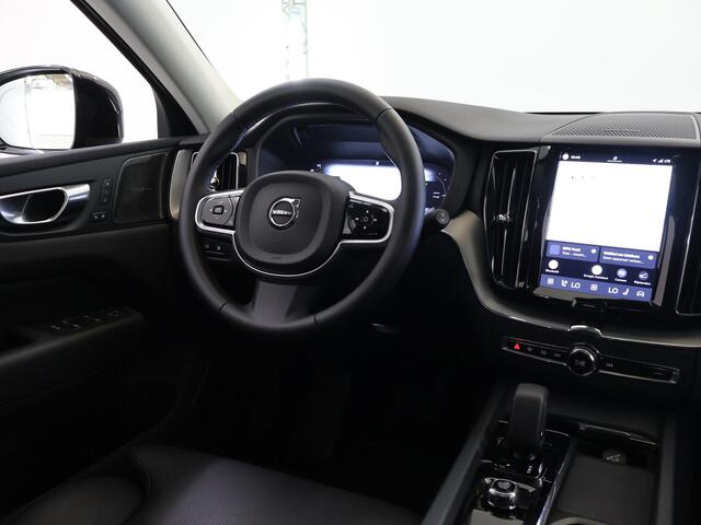Volvo XC60 2.0 T8 Plug-in hybrid AWD Plus Dark | Panoramadak | Ele.verstelbare stoelen + Geheugen | Harman/Kardon | Comfortstoelen | Stoelverwarming voor + achter | Apple CarPlay/Android Auto | 360 Camera |