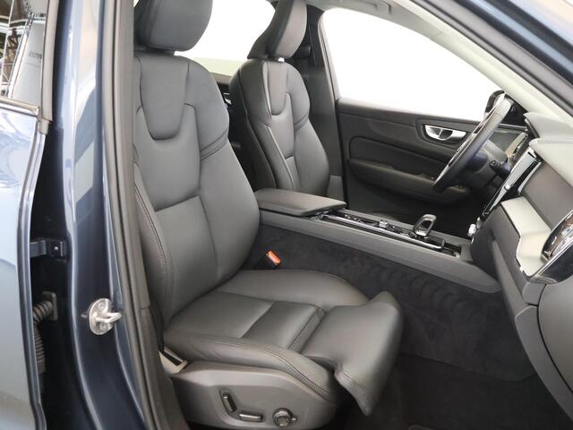 Volvo XC60 2.0 T8 Plug-in hybrid AWD Plus Dark | Panoramadak | Ele.verstelbare stoelen + Geheugen | Harman/Kardon | Comfortstoelen | Stoelverwarming voor + achter | Apple CarPlay/Android Auto | 360 Camera |
