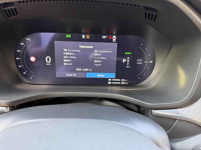 Volvo XC60 2.0 T6 Plug-in hybrid AWD Plus Black Edition Pano-H/K-Head up-21"-360 gr