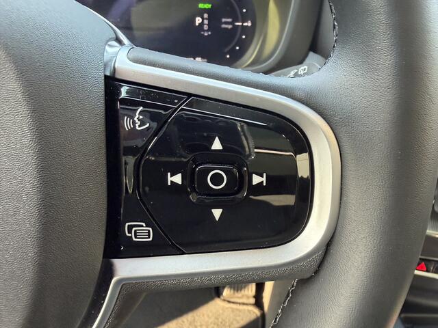 Volvo XC60 2.0 T6 Plug-in hybrid AWD Plus Black Edition Pano-H/K-Head up-21"-360 gr