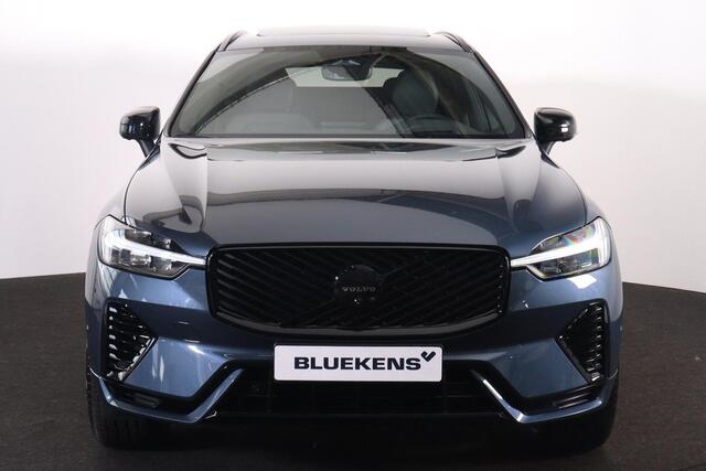 Volvo XC60 T6 Plug-in hybrid AWD Plus Black Edition IntelliSafe Assist & Surround - Panorama/schuifdak - Harman/Kardon audio - Head up display - Parkeercamera achter - Verwarmde voorstoelen, stuur & achterbank - Parkeersensoren voor & achter - Elektr. bedienb. voors