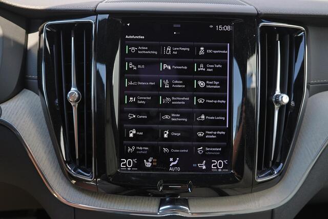 Volvo XC60 Recharge T8 AWD Inscription - Panorama/schuifdak - Luchtvering - IntelliSafe Assist - Bowers & Wilkens audio - Adaptieve LED koplampen - 360 graden camera - Verwarmde voorstoelen & stuur - Parkeersensoren voor & achter - Elektr. bedienb. voorstoelen met g