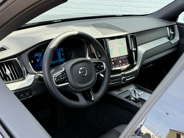 Volvo XC60 2.0 T8 Plug-in hybrid AWD Ultra Black Edition | Trekhaak | Pano | Pilot Assist | Dodehoek | 21 inch