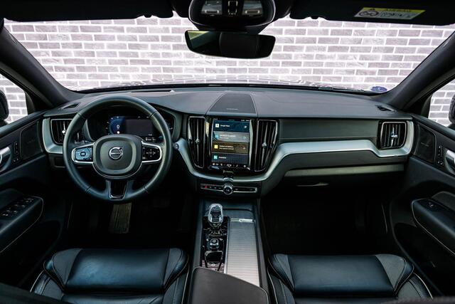 Volvo XC60 2.0 T6 AWD Plug-in hybrid Ultimate Dark | Long Range | 360 Camera | Panoramadak | Stoel en Stuurverwarming | 21" | Donker Glas | Power Seats | Adaptieve Cruise Control |