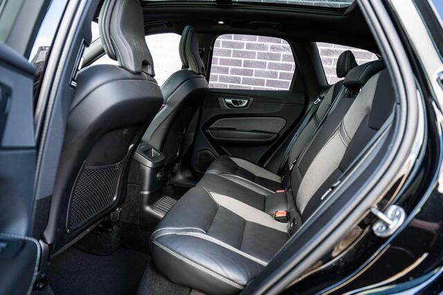 Volvo XC60 2.0 T6 AWD Plug-in hybrid Ultimate Dark | Long Range | 360 Camera | Panoramadak | Stoel en Stuurverwarming | 21" | Donker Glas | Power Seats | Adaptieve Cruise Control |