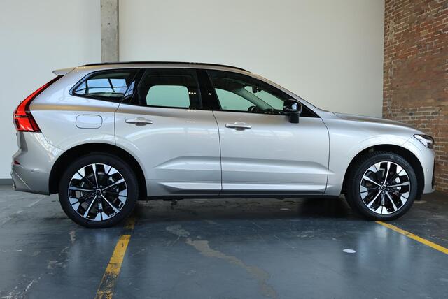 Volvo XC60 T6 Plug-in hybrid AWD Ultra Dark | Luchtvering | Head-Up Display | Semi-Elektrische Trekhaak | Schuif/Kantel-Panoramadak | 360º Visual Park Camera |