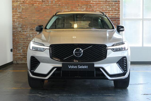 Volvo XC60 T6 Plug-in hybrid AWD Ultra Dark | Luchtvering | Head-Up Display | Semi-Elektrische Trekhaak | Schuif/Kantel-Panoramadak | 360º Visual Park Camera |