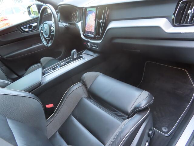 Volvo XC60 2.0 Recharge T6 AWD R-Design | pano dak | lederen bekleding | camera