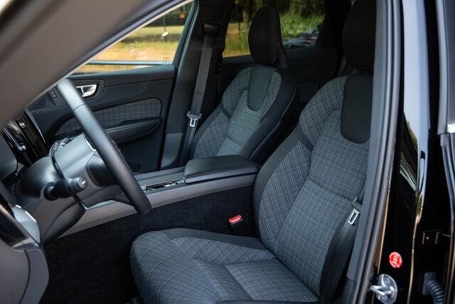 Volvo XC60 2.0 T6 Plug-in hybrid AWD Plus Bright , Trekhaak, Apple Carplay, Stuur/stoelverwarming, Panoramadak, Cruise control