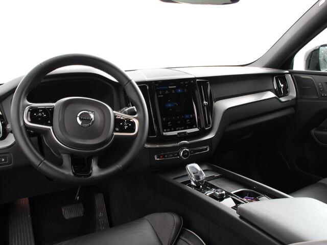 Volvo XC60 2.0 T6 Plug-in hybrid AWD Automaat Plus Dark Adaptieve cruise control Leder Navigatie Google Harman Kardon Panorama dak Lichtmetalen Velgen Dab Stoelverwarming Camera 360 Led Climate control Apple Carplay/ Android Auto