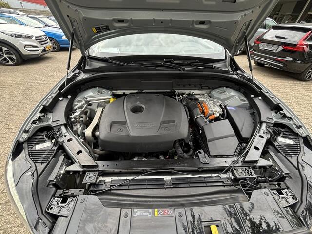Volvo XC60 T6 Recharge AWD Ultimate Dark Pano 360 HeadUp Keyless Pilot Assist