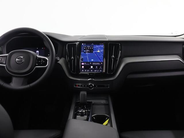 Volvo XC60 2.0 T6 Plug-in hybrid AWD Plus Dark | Panoramadak | Cruise Control Adaptief | Head-Up | 360° Camera | Harman / Kardon | Voorstoelen met Geheugen | Stoelverwarming | Apple Carplay/Android Auto |
