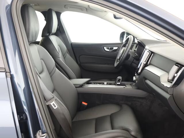 Volvo XC60 2.0 T8 Plug-in hybrid AWD Plus Dark (335kW/455PK) ** PANO, TREKH, ACC, HuD, 20-inch LMV ** 1e EIG - UNFALLFREI ** ** INFORMEER OOK NAAR ONZE AANTREKKELIJKE FINANCIAL-LEASE TARIEVEN **