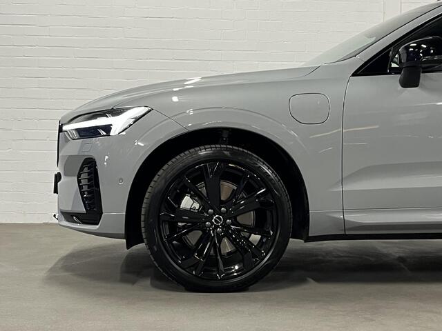 Volvo XC60 T8 PHEV AWD Ultra Black Edition Trekhaak | Bowers & Wilkins | Massage | Open dak | Stoel ventilatie | Stoel-/stuurverwarming | Head-up | 360 camera | *455PK*
