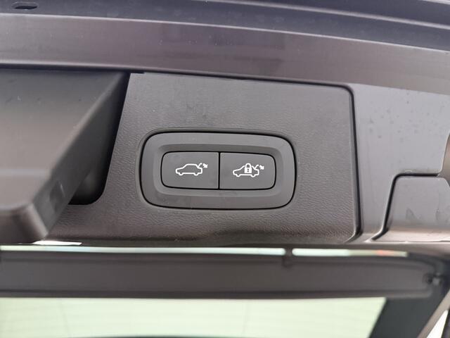 Volvo XC60 T6 350PK Automaat Plug-in hybrid AWD Ultra Bright | H&K | HUD | 360 Camera | ACC | Panodak | Stoelverwarming