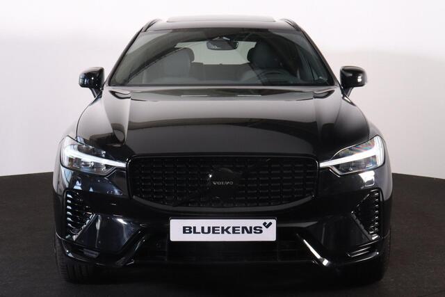 Volvo XC60 T8 Recharge AWD Ultra Black Edition - Panorama/schuifdak - IntelliSafe Assist & Surround - Harman/Kardon audio - Adaptieve LED koplampen - Parkeercamera achter - Verwarmde voorstoelen, stuur & achterbank - Parkeersensoren voor & achter - Elektr. bedienb. 