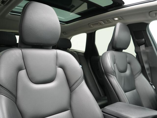 Volvo XC60 T6 AWD Plus Dark PHEV 350pk Dealer O.H. | Panodak | Camera | Lederen Sportstoelen Memory & Verwarmd | Google Assistent | Stuur Verwarmd | Apple Carplay | Keyless | Navigatie | DAB | Cruise Control | Plug In Hybrid |