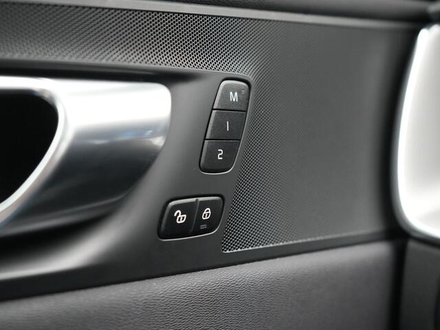 Volvo XC60 T6 AWD Plus Dark PHEV 350pk Dealer O.H. | Panodak | Camera | Lederen Sportstoelen Memory & Verwarmd | Google Assistent | Stuur Verwarmd | Apple Carplay | Keyless | Navigatie | DAB | Cruise Control | Plug In Hybrid |