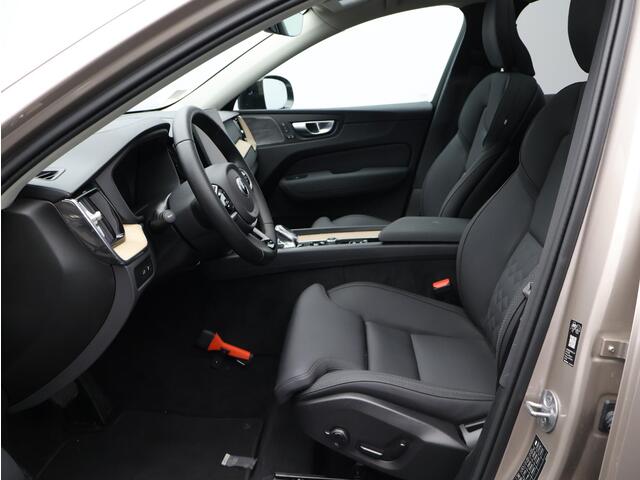 Volvo XC60 2.0 T6 Plug-in hybrid AWD Ultra Dark / Trekhaak / Luchtvering / 360 Camera / Head-up Display / Harman Kardon / Stoel+Stuurverwarming / Elektrische Stoelen /