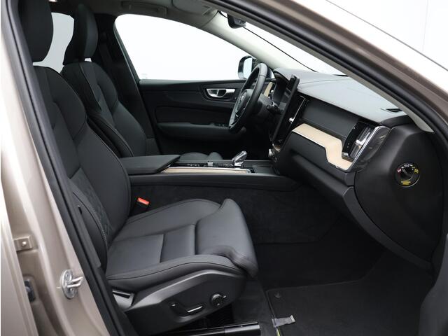 Volvo XC60 2.0 T6 Plug-in hybrid AWD Ultra Dark / Trekhaak / Luchtvering / 360 Camera / Head-up Display / Harman Kardon / Stoel+Stuurverwarming / Elektrische Stoelen /