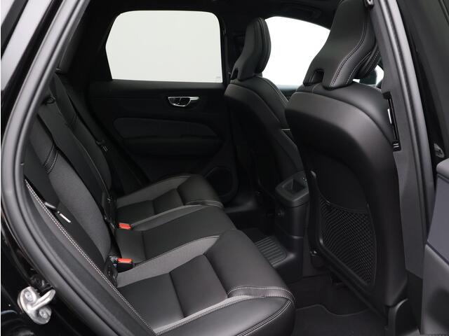 Volvo XC60 2.0 T8 Plug-in hybrid AWD Plus Black Edition / Panoramadak / Head-up Display / 360 Camera / Harman Kardon / Stoel+Stuurverwarming / BLIS / Pilot Assist / Getint Glas /