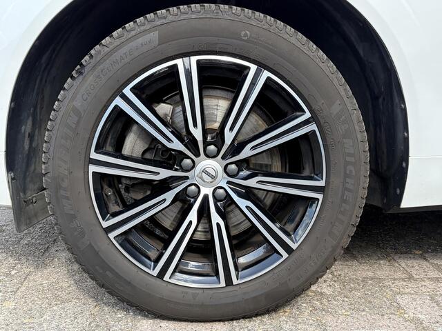 Volvo XC60 2.0 B5 Inscription 360 camera/ head up display/ schuifdak/ parkeerverwarming / harman kardon /trekhaak