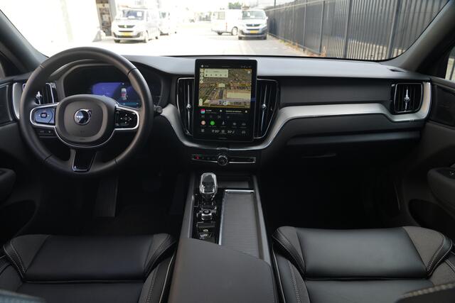 Volvo XC60 2.0 T8 Plug-in hybrid Facelift AWD Plus Black Edition 455pk Panoramadak/Trekhaak/360Camera