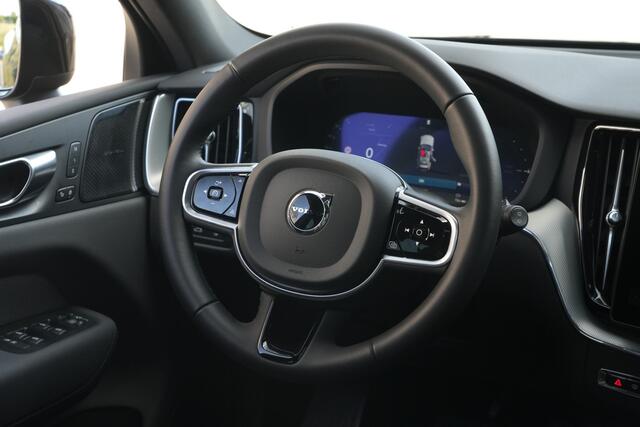 Volvo XC60 2.0 T8 Plug-in hybrid Facelift AWD Plus Black Edition 455pk Panoramadak/Trekhaak/360Camera