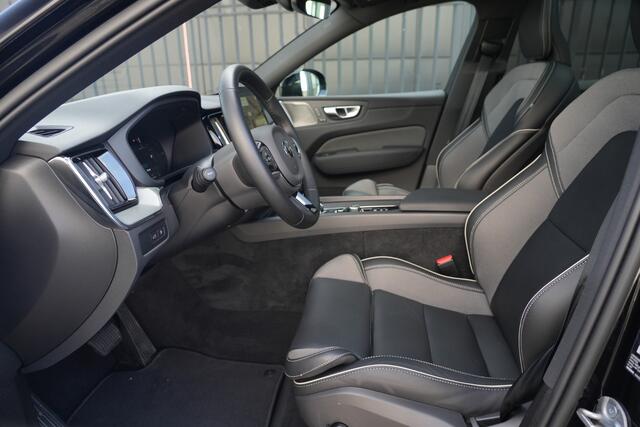 Volvo XC60 2.0 T8 Plug-in hybrid Facelift AWD Plus Black Edition 455pk Panoramadak/Trekhaak/360Camera