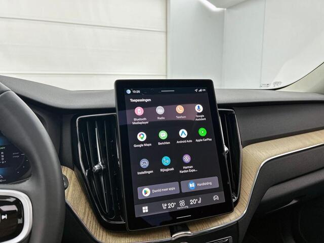 Volvo XC60 Plus Dark Recharge Plug-In Hybrid AWD