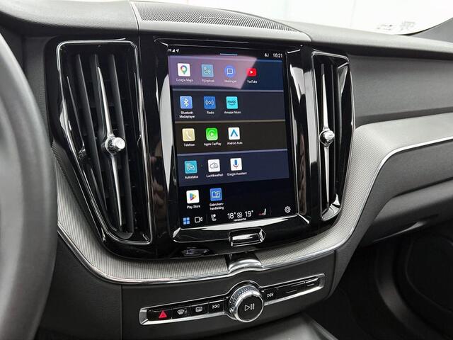 Volvo XC60 T8 Ultimate Dark | Trekhaak | 21 inch | BLIS | Pano | H&K |