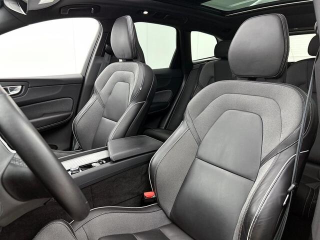 Volvo XC60 T8 Ultimate Dark | Trekhaak | 21 inch | BLIS | Pano | H&K |