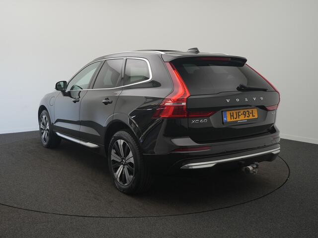Volvo XC60 2.0 T6 Plug-in hybrid AWD Essential Bright - RIJKLAARPRIJS - All Seasonbanden - Achteruitrijcamera - Elektrisch Glazen Panoramadak - Elektrische Uitklapbare Trekhaak - Stoel- en Stuurverwarming!