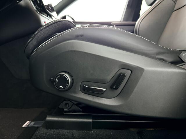 Volvo XC60 T6 Plug-in hybrid AWD Plus Black Edition | Panoramadak | 360° camera | Harman Kardon | Head-up display | Stoel- en stuurverwarming | Trekhaak