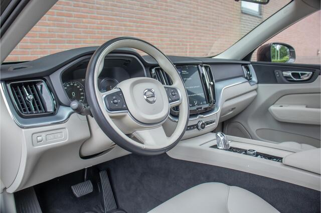 Volvo XC60 T8 Twin Engine AWD Momentum, Leder, Carplay, Trekhaak, Stoelverwarming, Camera, Panoramadak, Full LED.