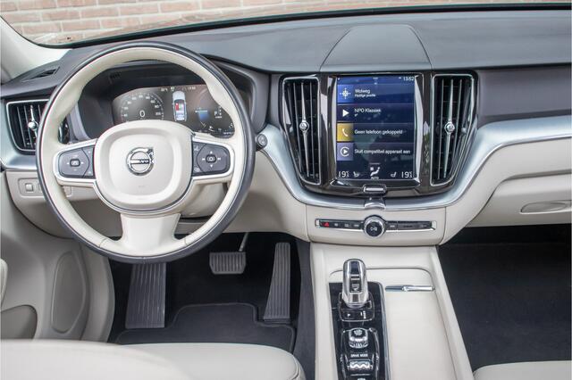 Volvo XC60 T8 Twin Engine AWD Momentum, Leder, Carplay, Trekhaak, Stoelverwarming, Camera, Panoramadak, Full LED.