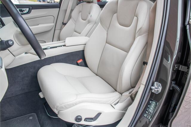 Volvo XC60 T8 Twin Engine AWD Momentum, Leder, Carplay, Trekhaak, Stoelverwarming, Camera, Panoramadak, Full LED.