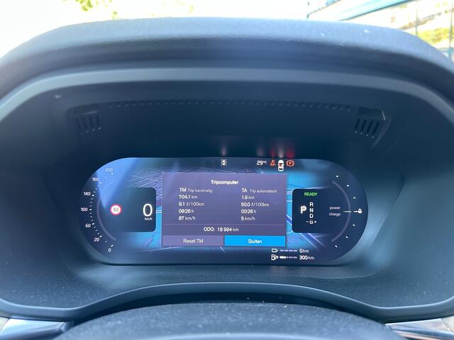 Volvo XC60 2.0 T8 AWD 335kw/456pk Aut8 Plug-in hybrid Plus Dark LUCHTVERING + PANORAMADAK + 360 CAMERA + MATRIX LED + HARMAN/KARDON + ADAPT.CRUISE + BLIS + HEAD-UP DISPLAY + LANE ASSIST + STOELVERWARMING V&A + PARKSENSOREN + 21" LM-VELGEN!!