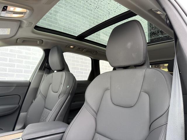 Volvo XC60 2.0 T6 Plug-in Hybrid AWD Ultra Dark | PHEV | Trekhaak | Luchtvering | Harman Kardon Audio | Head-up Display | 360 Graden Camera | Panoramadak | Stoelverwarming voor en achter | Keyless Entry | Elektrische Achterklep | Elektrisch Verstelbare Voorstoelen | Cruise Control Adaptief | BLIS | Google Navigatie | Apple Carplay | Android Auto
