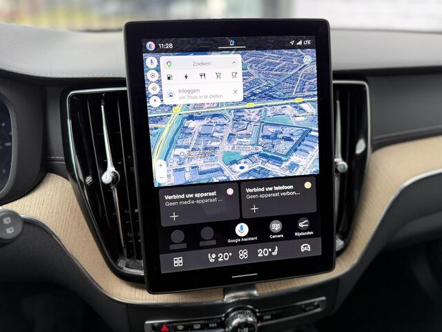 Volvo XC60 2.0 T6 Plug-in Hybrid AWD Ultra Dark | PHEV | Trekhaak | Luchtvering | Harman Kardon Audio | Head-up Display | 360 Graden Camera | Panoramadak | Stoelverwarming voor en achter | Keyless Entry | Elektrische Achterklep | Elektrisch Verstelbare Voorstoelen | Cruise Control Adaptief | BLIS | Google Navigatie | Apple Carplay | Android Auto