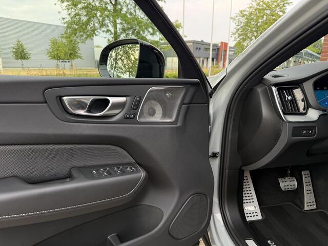 Volvo XC60 2.0 T8 AWD Polestar Engineered HEICO B&W Pano