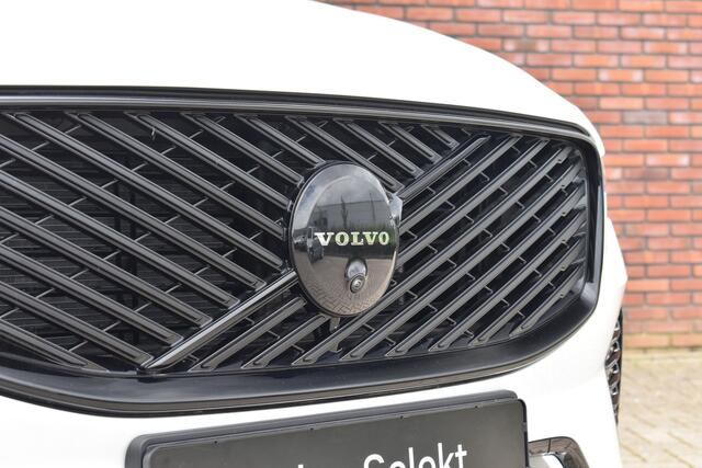 Volvo XC60 T8 455PK AWD Ultra Black Edition | Panoramadak | 360 Camera | Head-Up Display | 22" |