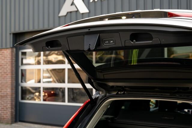 Volvo XC60 2.0 T6 Plug-in Hybrid AWD Plus Dark | Panorama | 360 Camera | ACC | Memory | Leder | Stuurverw. |