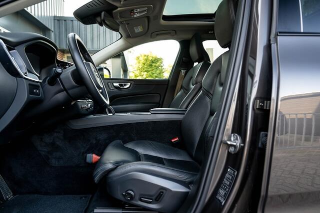 Volvo XC60 2.0 T6 Plug-in Hybrid AWD Plus Dark | Panorama | 360 Camera | ACC | Memory | Leder | Stuurverw. |