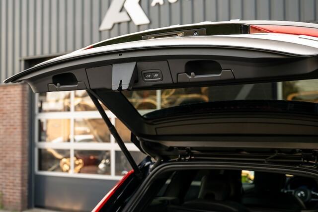 Volvo XC60 2.0 T6 Plug-in Hybrid AWD Ultimate Dark | Panorama | Head-Up | Harman/Kardon | Trekhaak | ACC | Memory | 20' Inch |